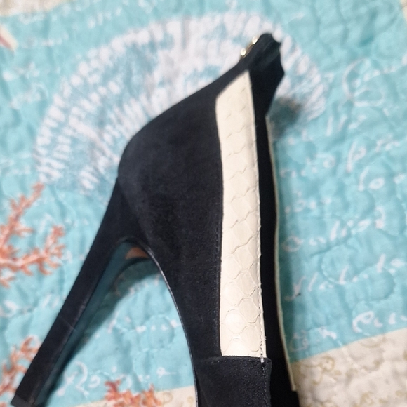 Dolce Vita Black and Cream Heels - Picture 8 of 8